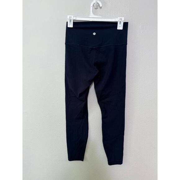 Hey nuts navy leggings (lulu look a like) fits like a medium no tags - Picture 1 of 2